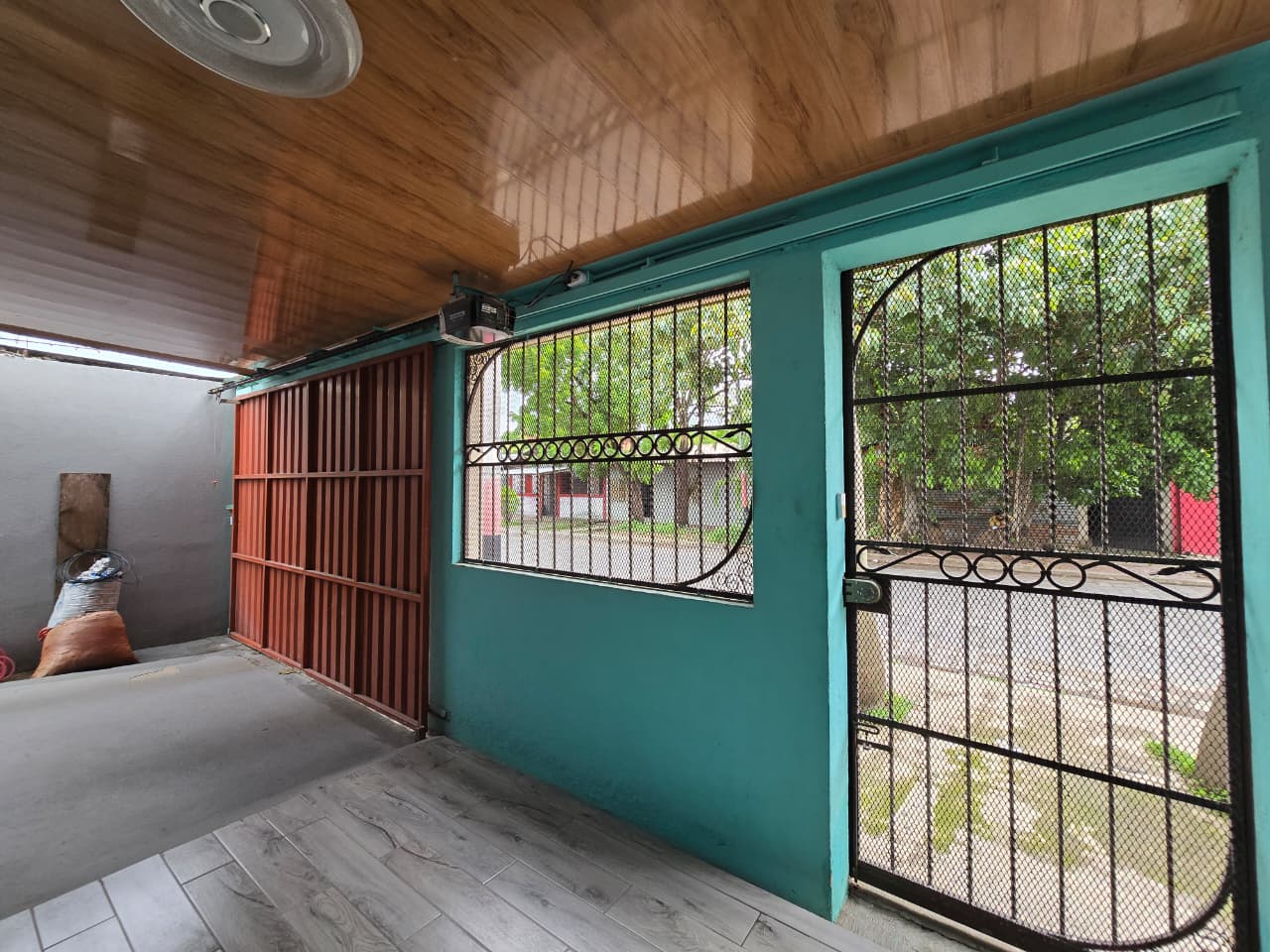 37a8edfa-3a6f-474e-9425-e7b70291b383