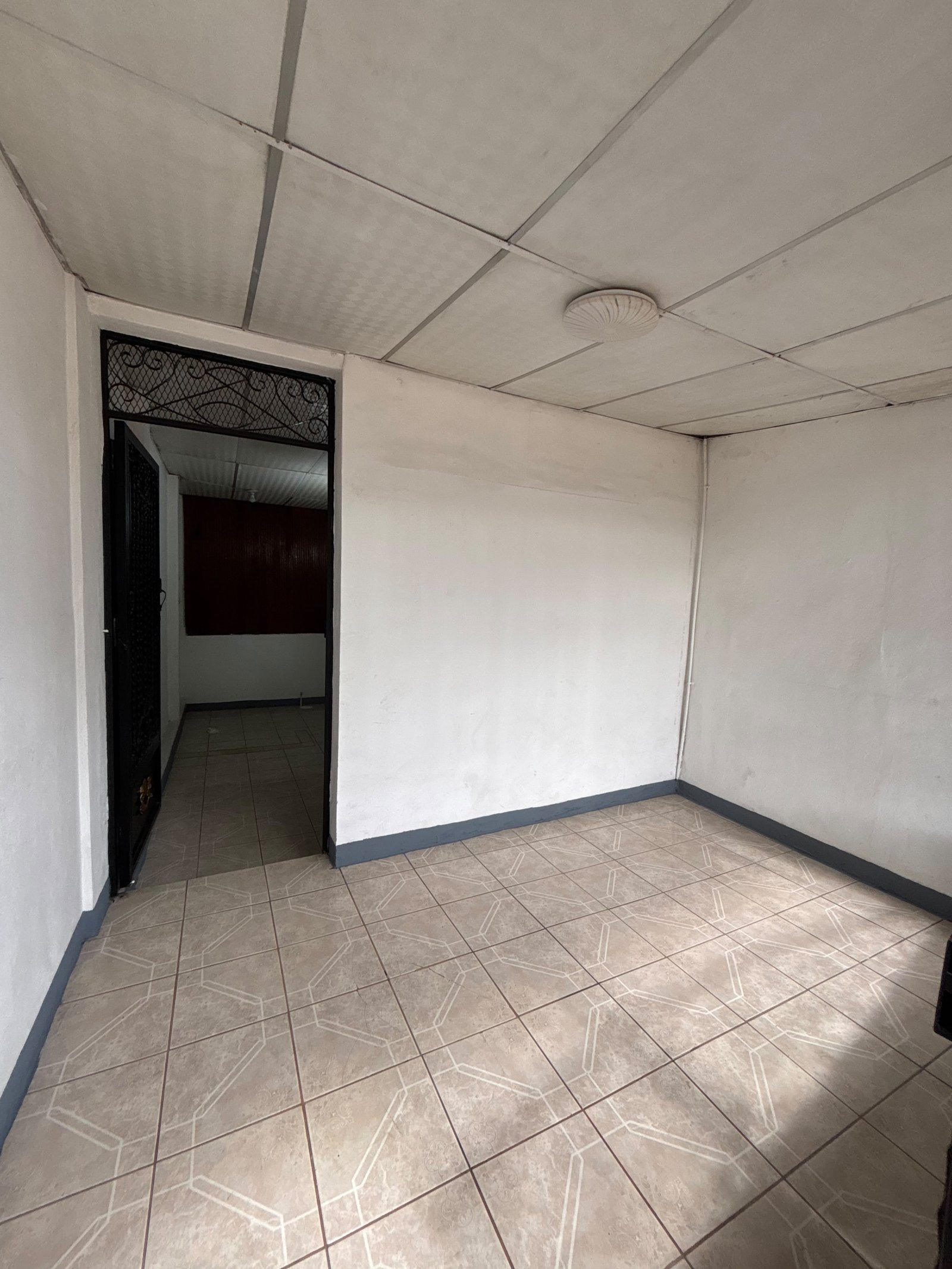 🏢 CASA EN RENTA | FRENTE AL BULEVAR PANCASÁN – ESTELÍ  PARA NEGOCIOS.