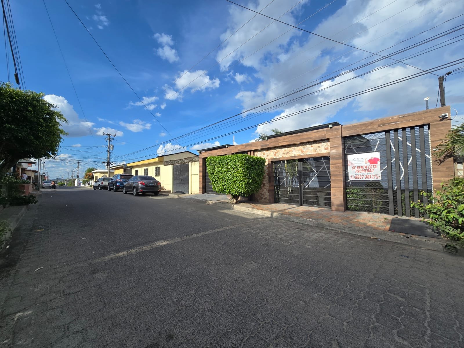 🏡 AMPLIA CASA EN RENTA – PERFECTA PARA NEGOCIO O EMPRESA, CERCA DEL HOTEL DON VITO