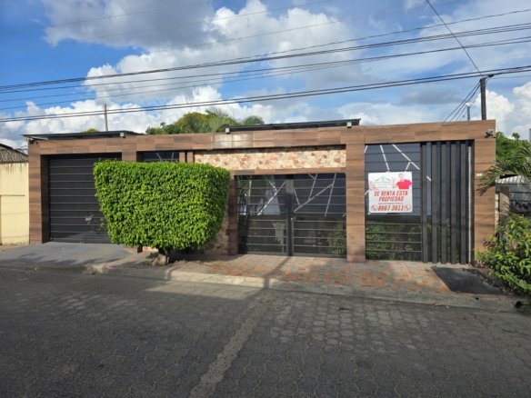 🏡 AMPLIA CASA EN RENTA – PERFECTA PARA NEGOCIO O EMPRESA, CERCA DEL HOTEL DON VITO