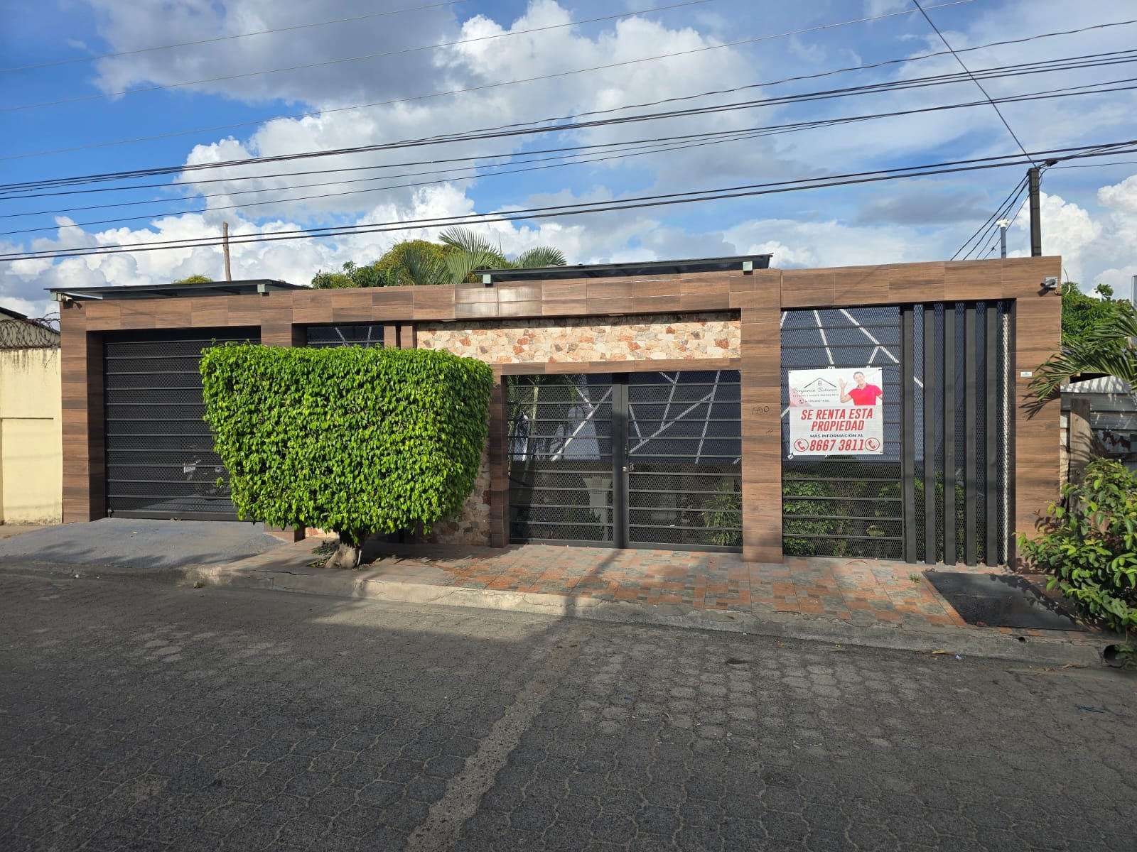 🏡 AMPLIA CASA EN RENTA – PERFECTA PARA NEGOCIO O EMPRESA, CERCA DEL HOTEL DON VITO