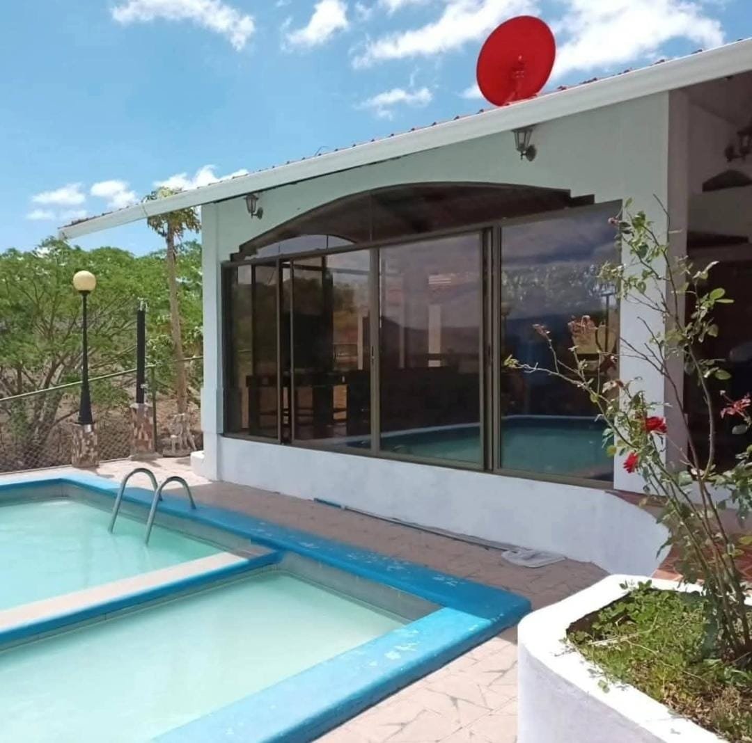 🏡✨ ¡SE VENDE PRECIOSA Y AMPLIA QUINTA CON PISCINA EN ESTELÍ! 🌴🏊‍♂️