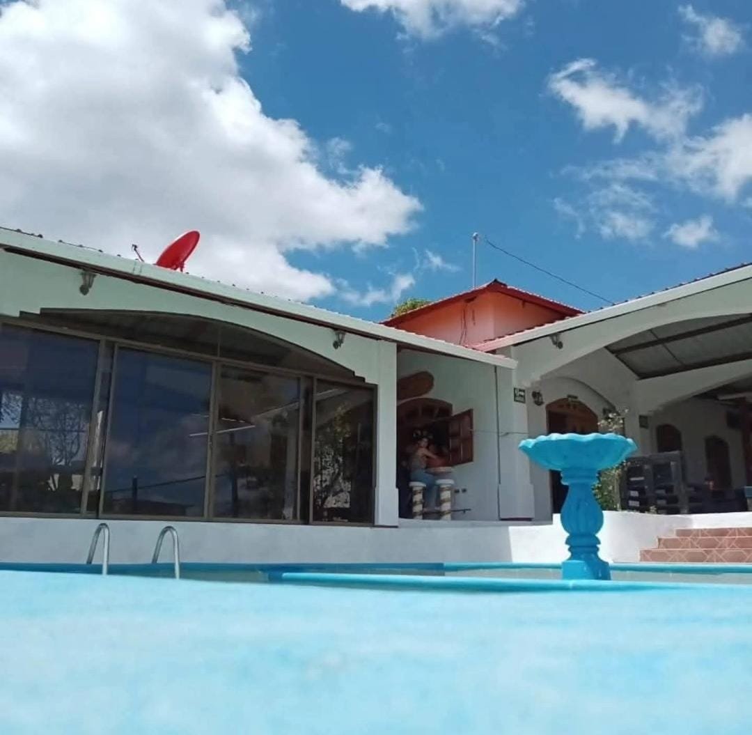 🏡✨ ¡SE VENDE PRECIOSA Y AMPLIA QUINTA CON PISCINA EN ESTELÍ! 🌴🏊‍♂️