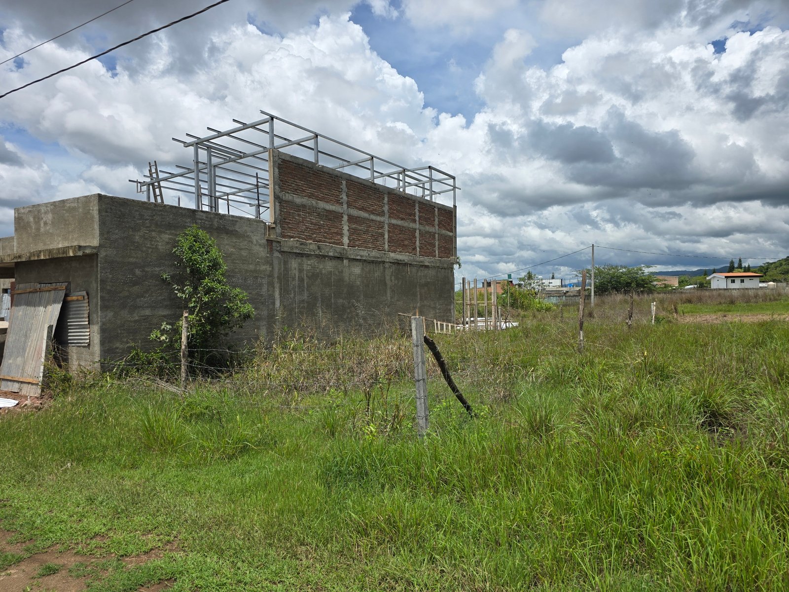 Venta de Terrenos contiguo a Click Food Park en Esteli