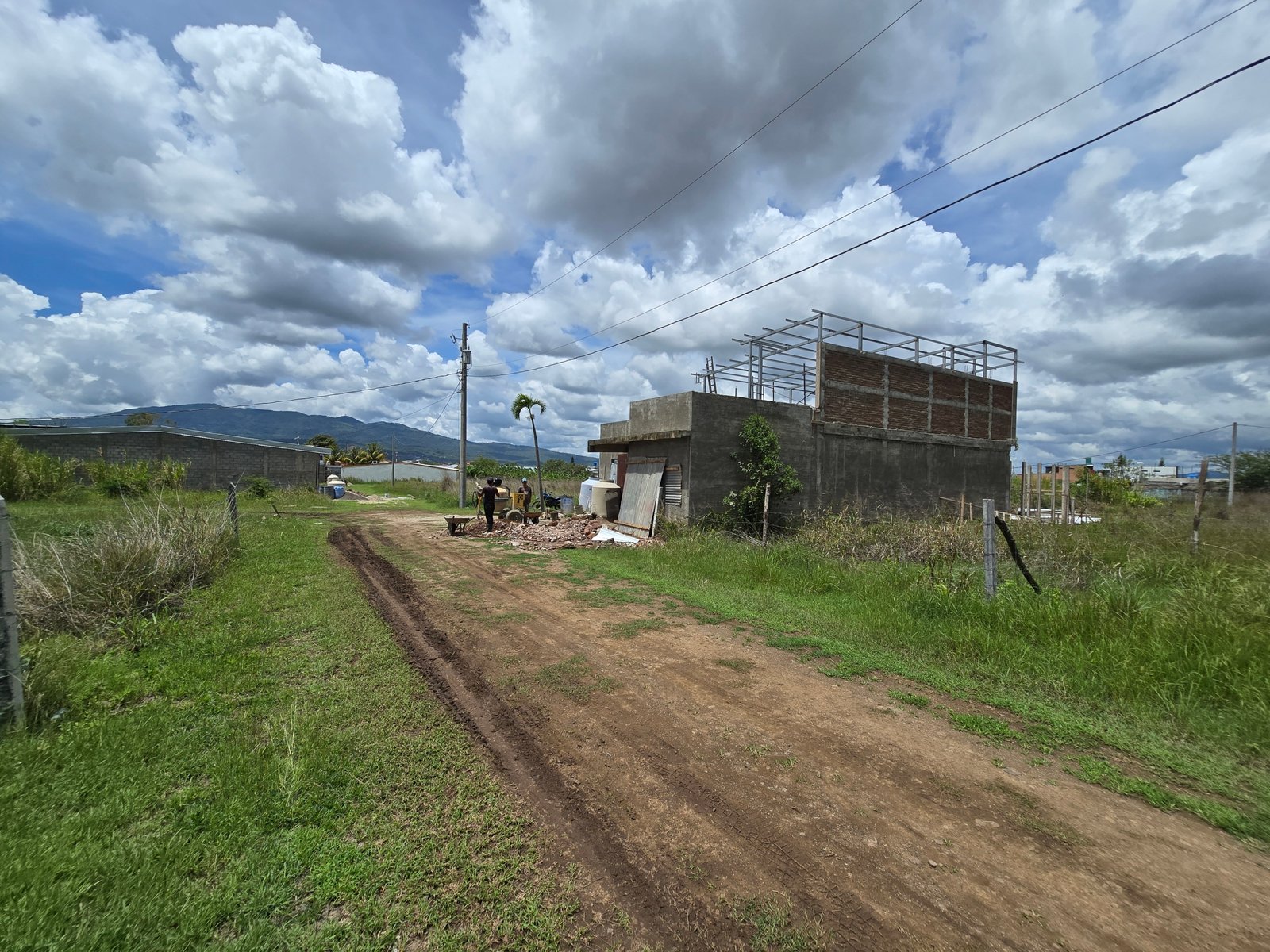 Venta de Terrenos contiguo a Click Food Park en Esteli